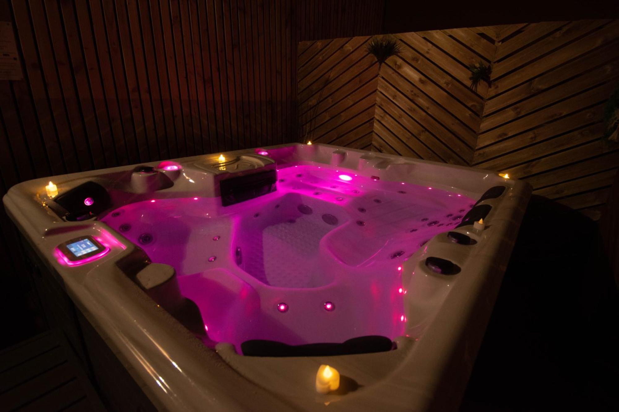 Studio Les 2 Fees - Jacuzzi - Deco Feerique Montfort-sur-Meu Ngoại thất bức ảnh