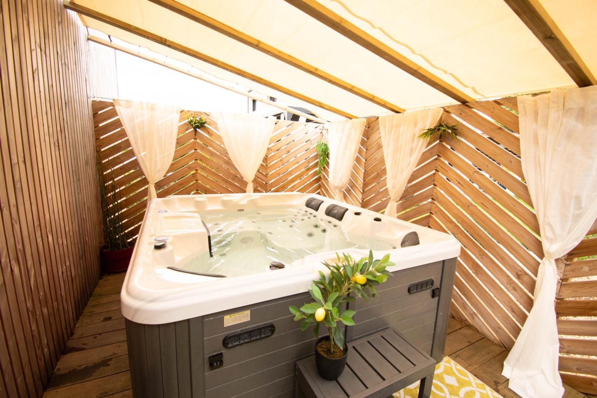 Studio Les 2 Fees - Jacuzzi - Deco Feerique Montfort-sur-Meu Ngoại thất bức ảnh
